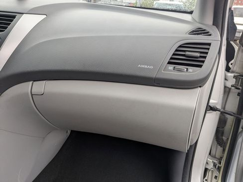 Used 2016 Hyundai Accent SE FWD image 28