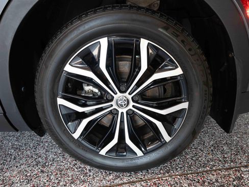 Used 2023 Toyota Crown AWD/4WD image 28