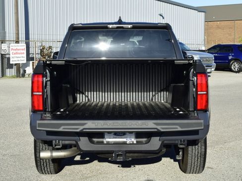 Used 2025 Toyota Tacoma SR5 image 21