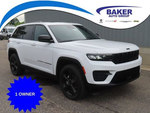 Used 2023 Jeep Grand Cherokee Altitude AWD/4WD image 1
