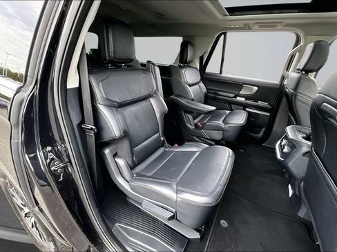 Used 2025 Ford Expedition Max Platinum AWD/4WD image 25