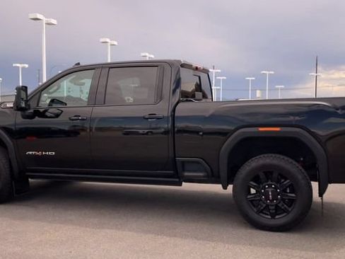 Used 2025 GMC Sierra 3500 AT4 w/ AT4 Premium Plus Package AWD/4WD image 7