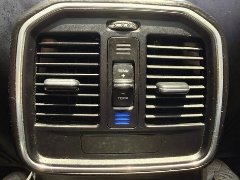 Used 2017 Porsche Macan S AWD/4WD image 18