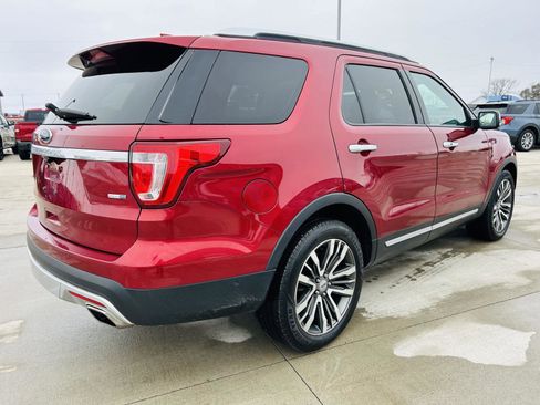 Used 2017 Ford Explorer Platinum image 44