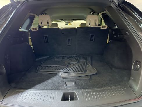 Used 2019 Cadillac XT5 FWD image 38