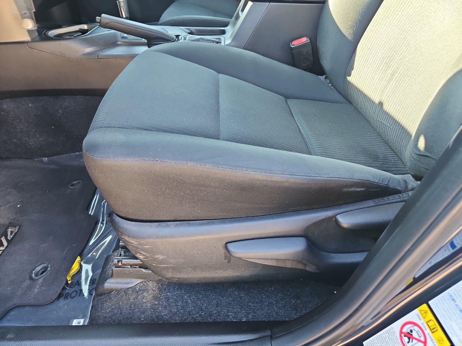 Certified 2018 Toyota RAV4 LE w/ Carpet Mat Package AWD/4WD image 17