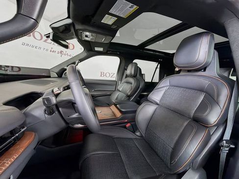 Certified 2025 Lincoln Navigator Black Label AWD/4WD image 26