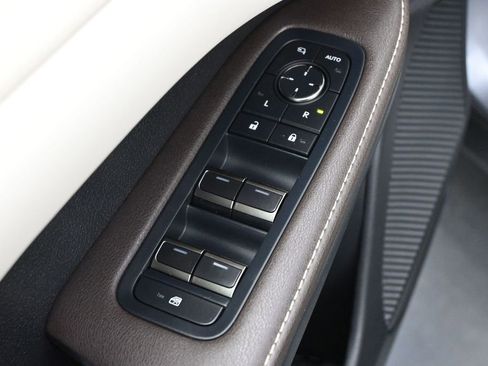 Used 2023 Lexus RX 350 Premium w/ Accessory Package (Z1) FWD image 4