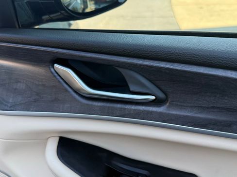 Used 2023 Jeep Grand Cherokee 4WD 4xe image 27