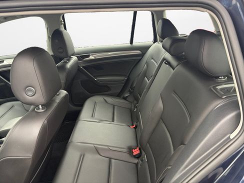 Used 2017 Volkswagen Golf Alltrack AWD/4WD image 13