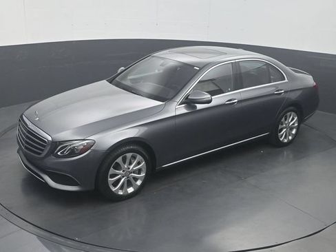 Used 2017 Mercedes-Benz E 300 4MATIC w/ Premium 1 Package image 21