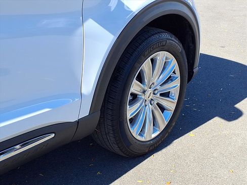 Used 2023 Ford Explorer Limited w/ Limited Technology Package image 28