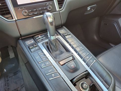 Used 2017 Porsche Macan S image 35