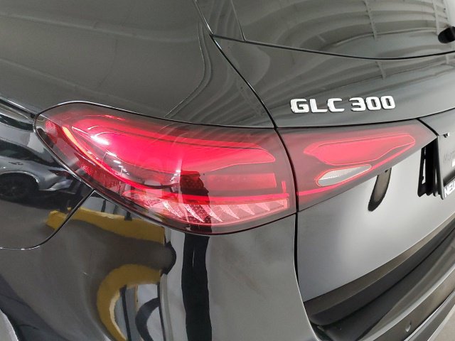 Used 2024 Mercedes-Benz GLC 300 4MATIC image 38