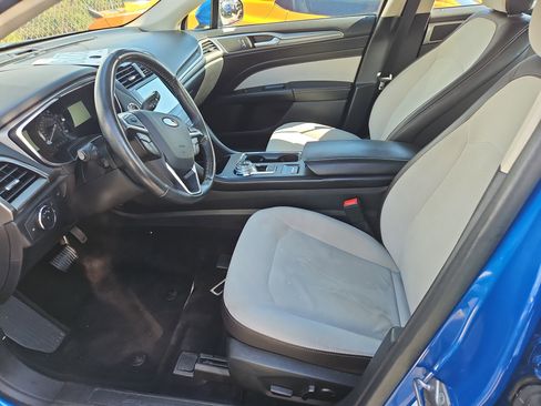 Used 2019 Ford Fusion SE w/ Equipment Group 151A image 6
