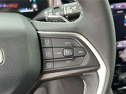 Used 2023 Jeep Grand Cherokee 30th Anniversary image 17