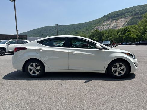 Used 2014 Hyundai Elantra SE FWD image 8