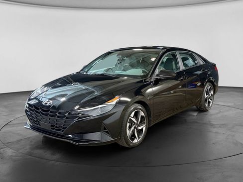 Used 2023 Hyundai Elantra SEL w/ Convenience Package FWD image 9