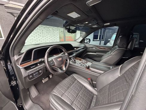 Used 2022 Cadillac Escalade ESV Sport Platinum w/ Heavy-Duty Trailer Package AWD/4WD image 37