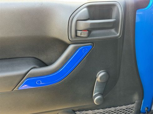 Used 2016 Jeep Wrangler Sport image 15