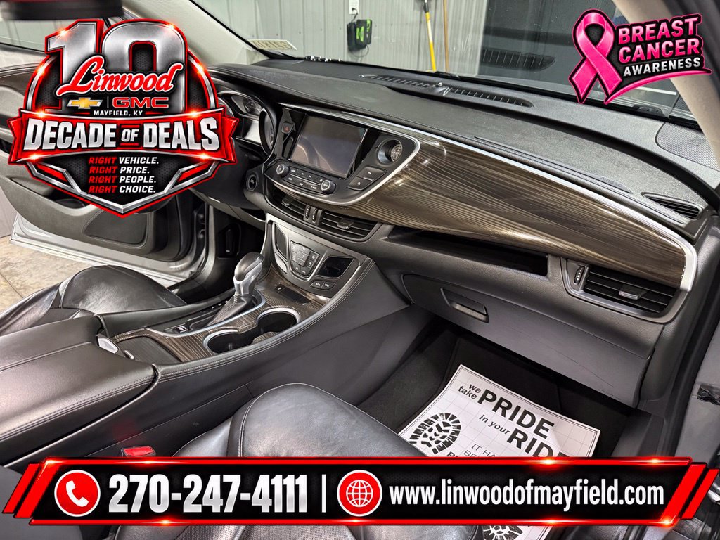 Used 2019 Buick Envision Essence FWD image 28