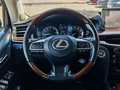 Used 2018 Lexus LX 570 4WD image 19