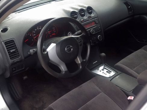 Used 2009 Nissan Altima 2.5 S w/ Emergency Aid Pkg FWD image 7