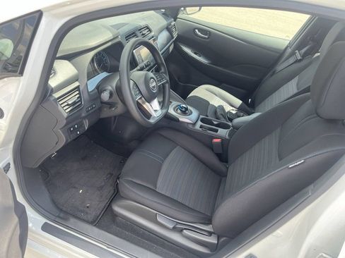 Certified 2025 Nissan Leaf S FWD image 6