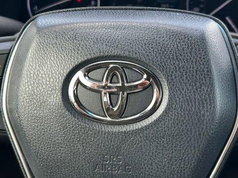 Used 2019 Toyota Avalon XSE image 35