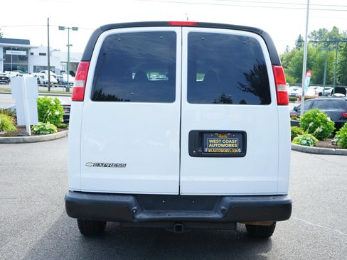 Used 2017 Chevrolet Express 3500 LS RWD image 4