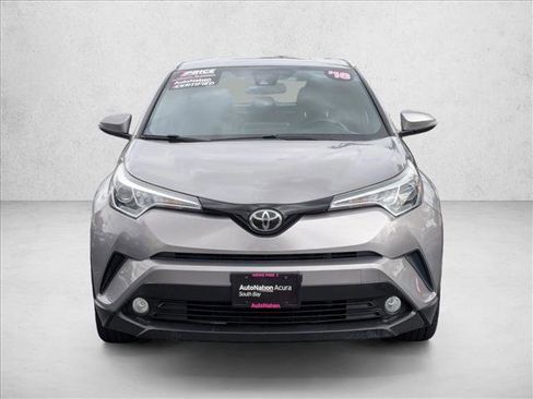 Used 2018 Toyota C-HR XLE image 2
