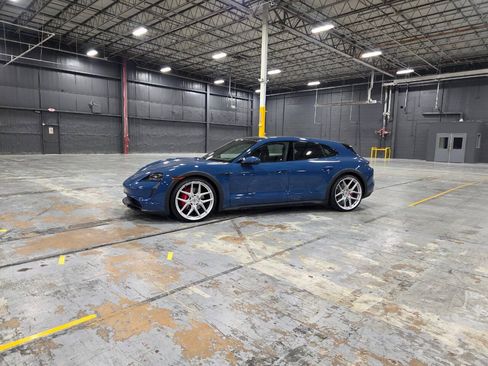 Used 2023 Porsche Taycan 4S AWD/4WD image 21