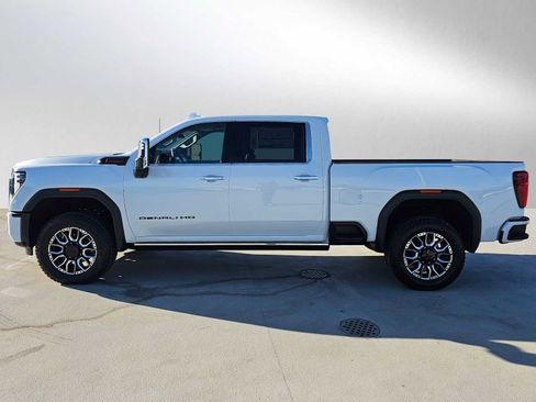 New 2026 GMC Sierra 2500 Denali w/ Denali Reserve Package image 6