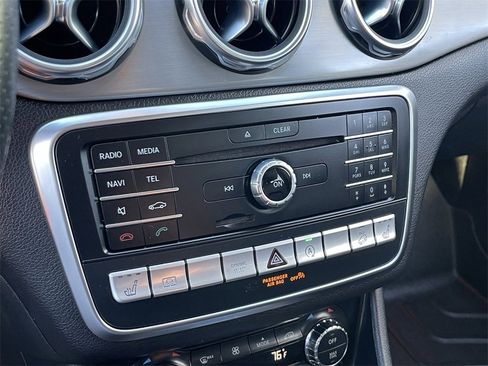 Used 2018 Mercedes-Benz GLA 250 4MATIC image 28