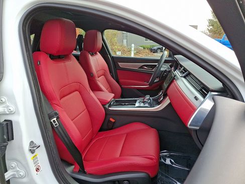 Certified 2024 Jaguar XF R-Dynamic SE image 3