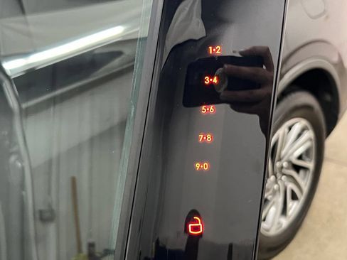 Used 2023 Lincoln Aviator AWD image 14