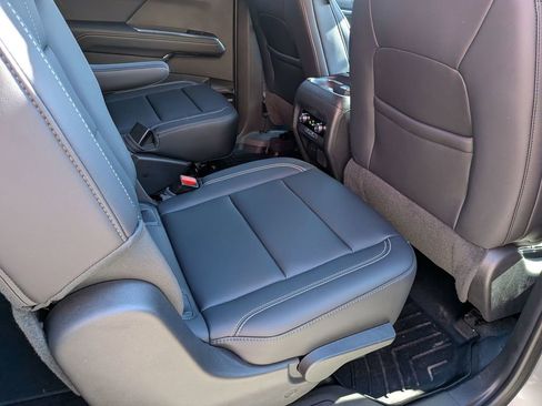 Certified 2025 GMC Acadia Elevation w/ Elevation Premium Package image 26