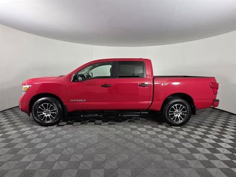 Used 2024 Nissan Titan SV w/ SV Convenience Package image 8