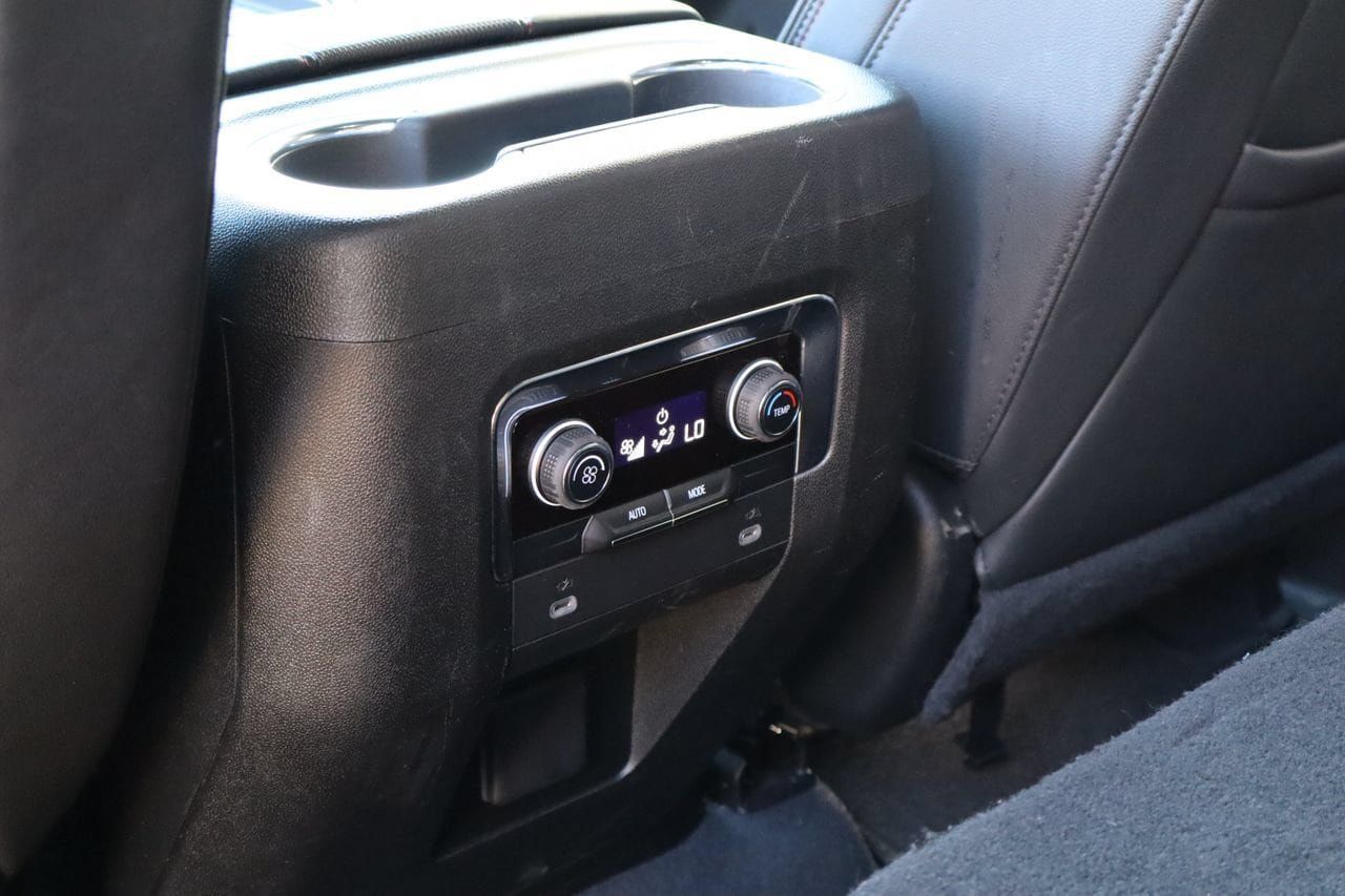 Used 2024 Chevrolet Suburban RST RWD image 20