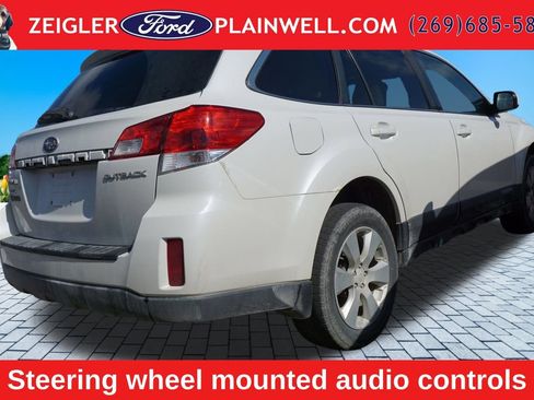 Used 2010 Subaru Outback 2.5i Premium AWD/4WD image 3