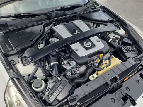 Used 2014 Nissan 370Z Touring w/ Sport Package RWD image 12