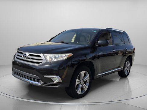 Used 2013 Toyota Highlander Limited image 2