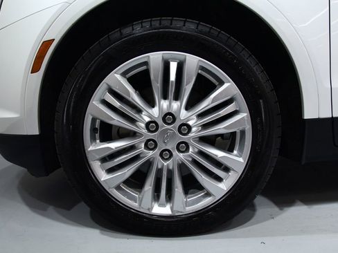 Used 2019 Cadillac XT5 Premium Luxury image 18