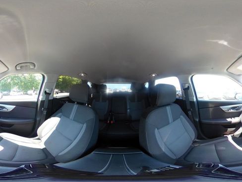 Used 2025 Chevrolet Blazer LT FWD image 43