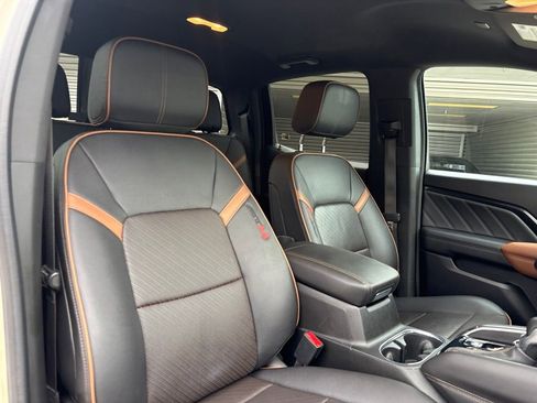 Used 2023 GMC Canyon AT4 w/ AT4 Premium Package AWD/4WD image 16