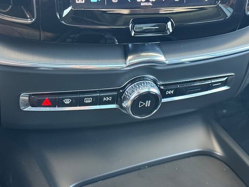 Certified 2025 Volvo XC60 B5 Core w/ Climate Package PRO image 24