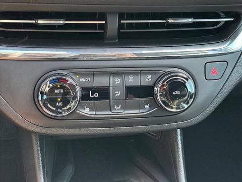 New 2026 Buick Envista Preferred w/ Convenience I Package FWD image 32