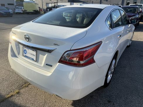 Used 2013 Nissan Altima 2.5 SL w/ Technology Pkg FWD image 5