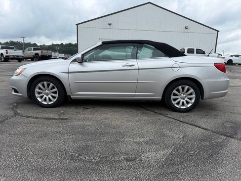 Used 2011 Chrysler 200 Touring FWD image 8