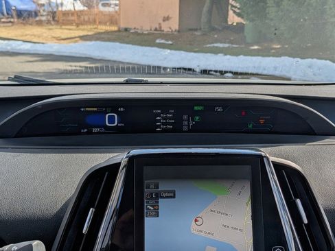 Used 2018 Toyota Prius Prime Premium image 19